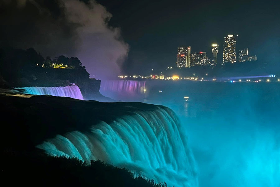 Niagara Falls lit in WISPC colors